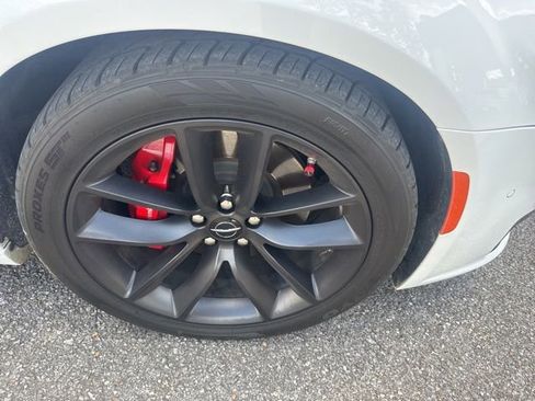 Used 2023 Chrysler 300 C RWD image 5