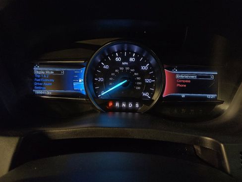 Used 2017 Ford Explorer XLT w/ Equipment Group 201A FWD image 23