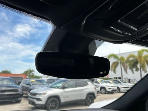 New 2024 Jeep Grand Cherokee L Laredo image 41