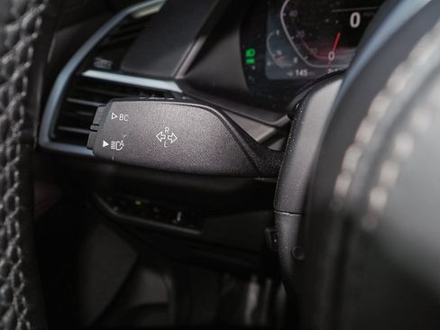 Used 2022 BMW X7 xDrive40i w/ M Sport Package image 33