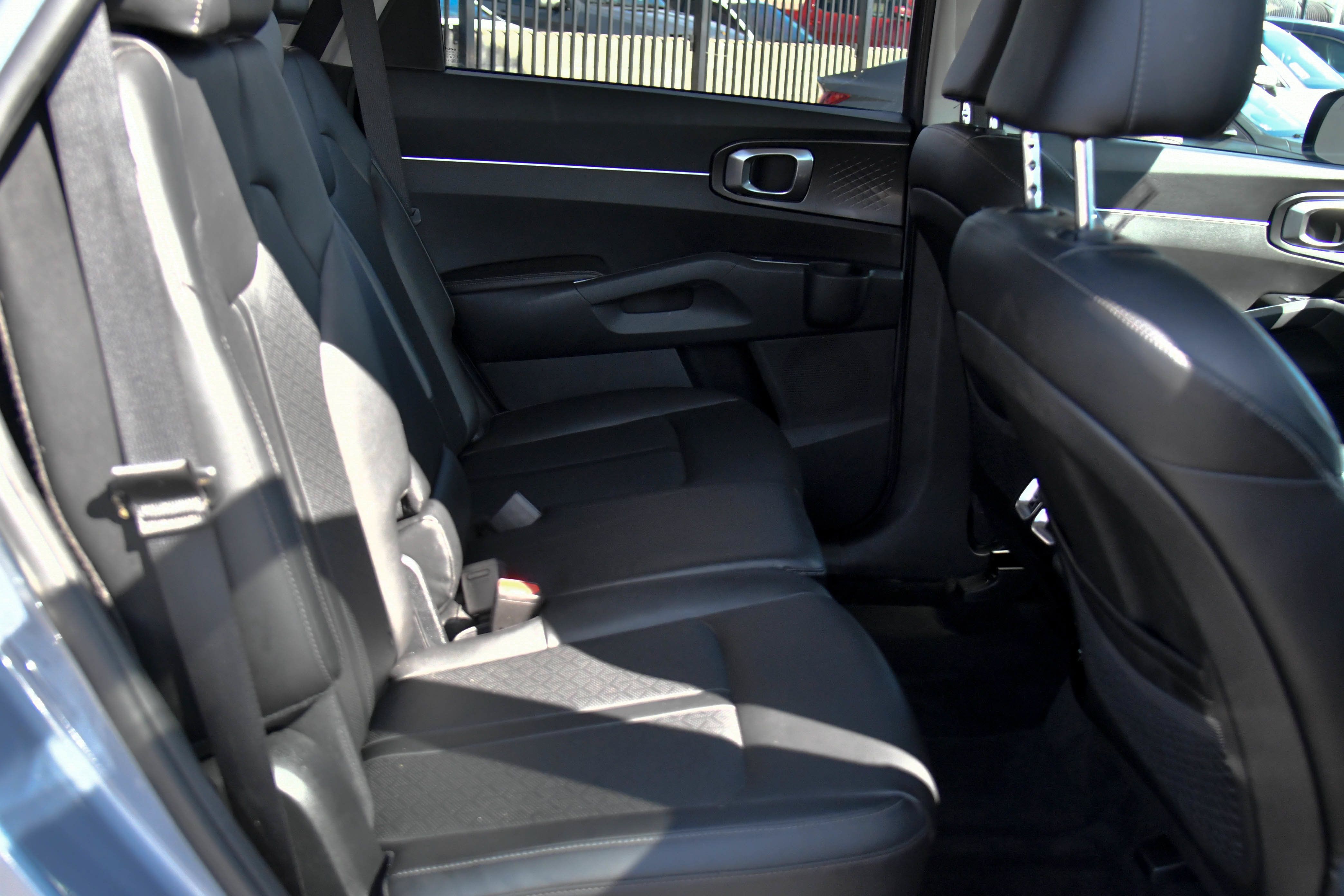Used 2022 Kia Sorento S w/ Panoramic Sunroof Package FWD image 47