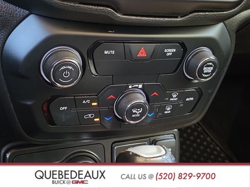 Used 2018 Jeep Renegade Trailhawk AWD/4WD image 18