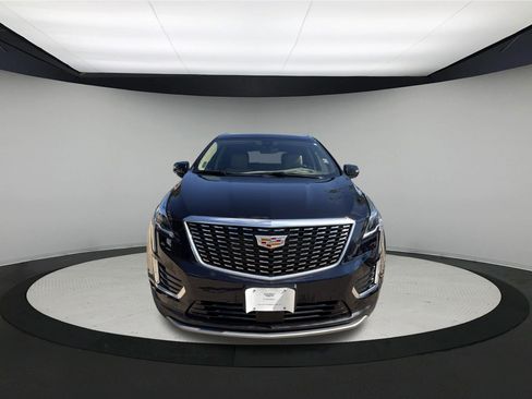 Used 2022 Cadillac XT5 Premium Luxury w/ Platinum Package AWD/4WD image 2