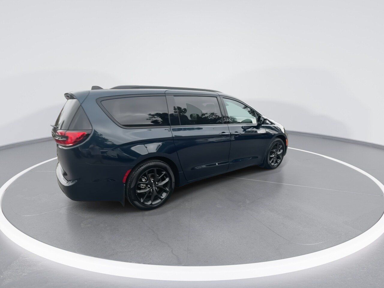 Used 2024 Chrysler Pacifica Touring-L w/ S Appearance Package FWD image 20