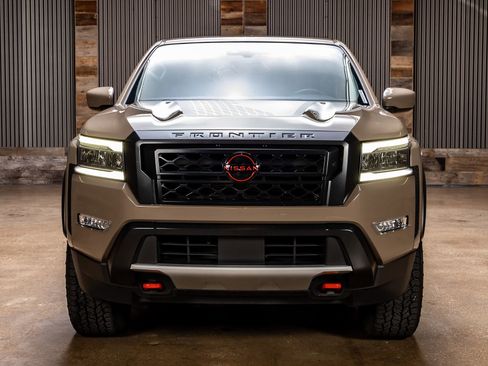 Used 2023 Nissan Frontier Pro-X w/ Technology Package image 2