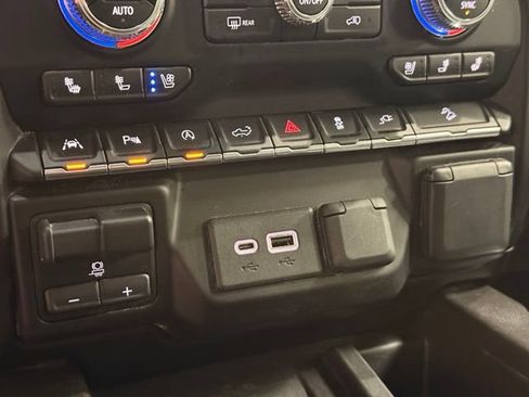 Used 2020 GMC Sierra 1500 Denali w/ Denali Ultimate Package AWD/4WD image 16