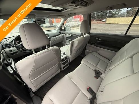 Used 2017 Honda Pilot Touring image 34