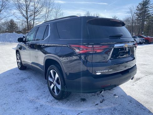 Used 2023 Chevrolet Traverse LT w/ LT Premium Package image 5
