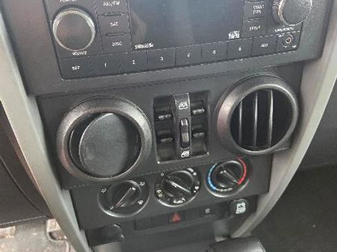 Used 2008 Jeep Wrangler Unlimited X image 9