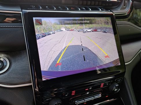 Certified 2023 Jeep Grand Cherokee Limited AWD/4WD image 19
