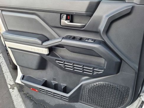 Used 2024 Toyota Tacoma TRD Off-Road image 15