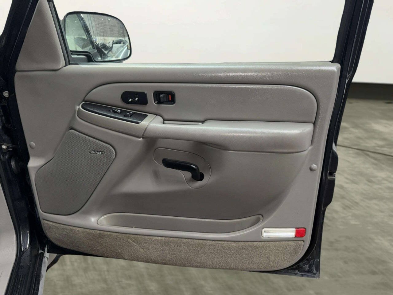 Used 2005 Chevrolet Tahoe Z71 w/ Preferred Equipment Group AWD/4WD image 30