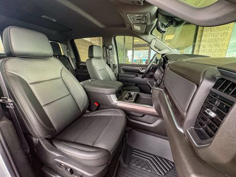 Used 2026 Chevrolet Silverado 2500 LTZ w/ LTZ Premium Package AWD/4WD image 27