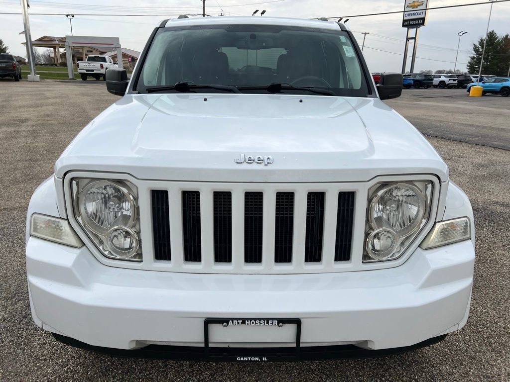 Used 2012 Jeep Liberty Sport AWD/4WD image 6