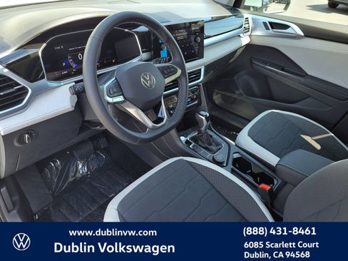 New 2025 Volkswagen Taos SE image 9