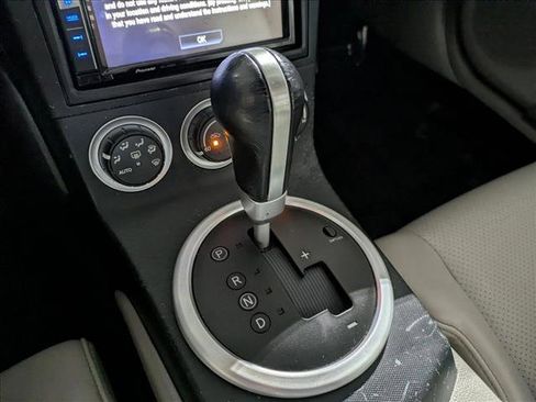 Used 2005 Nissan 350Z Touring image 13