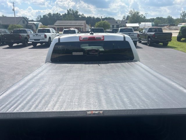 Used 2015 GMC Canyon SLE AWD/4WD image 18
