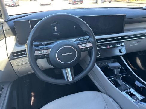 Used 2025 Hyundai Tucson SEL image 23