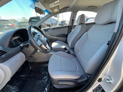 Used 2015 Hyundai Accent GLS image 10