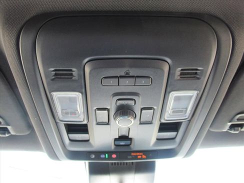 Certified 2024 Chevrolet Tahoe High Country w/ Advanced Technology Package image 33