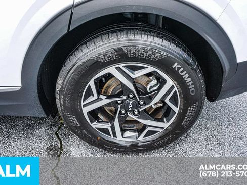 Used 2025 Kia Sportage LX FWD image 17