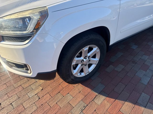 Used 2013 GMC Acadia SLE FWD image 2