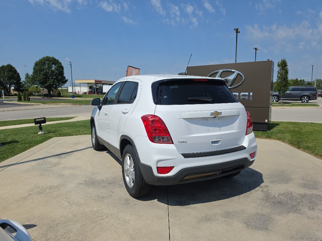 Used 2020 Chevrolet Trax LS w/ Tint and Cruise Package FWD image 7