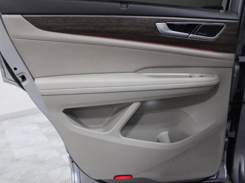 Used 2024 Volkswagen Atlas SEL Premium R-Line image 23