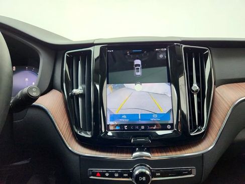 Certified 2023 Volvo XC60 B5 Plus w/ Climate Package image 24