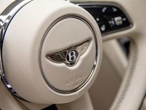 New 2026 Bentley Flying Spur Plug-In Hybrid image 13
