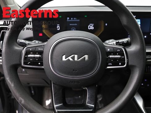 Used 2024 Kia Sorento LX image 10