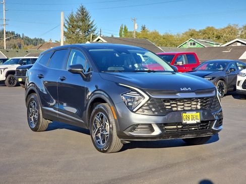 Used 2024 Kia Sportage LX image 2