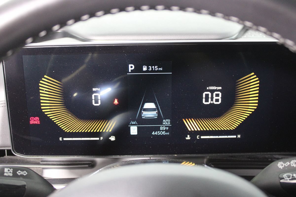 Used 2025 Kia Carnival FWD image 14