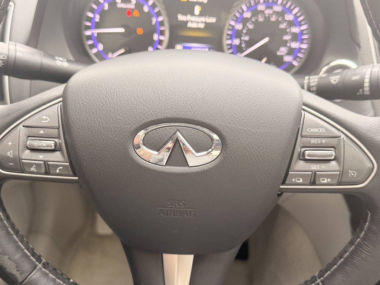 Used 2015 INFINITI Q50 Premium w/ Navigation Package AWD/4WD image 23