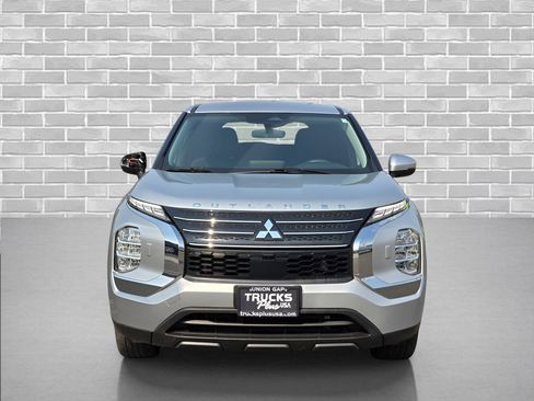 Used 2022 Mitsubishi Outlander ES AWD/4WD image 8