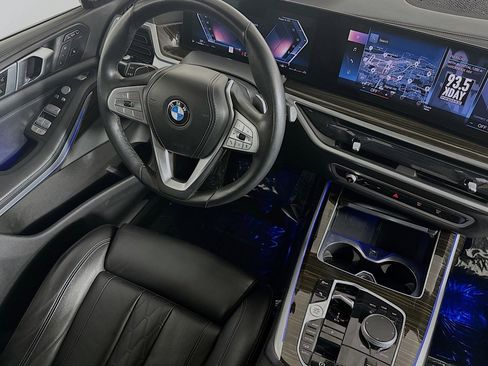 Used 2023 BMW X7 xDrive40i image 6