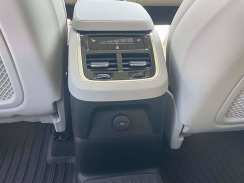 Certified 2024 Volvo XC90 T8 Ultimate w/ Protection Package Premier AWD/4WD image 14