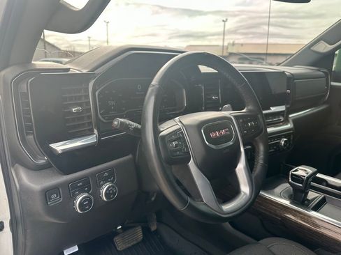 Used 2023 GMC Sierra 1500 Elevation image 12