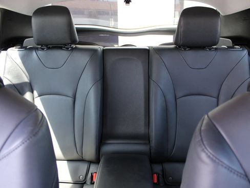 Used 2018 Toyota Prius Prime Premium FWD image 10
