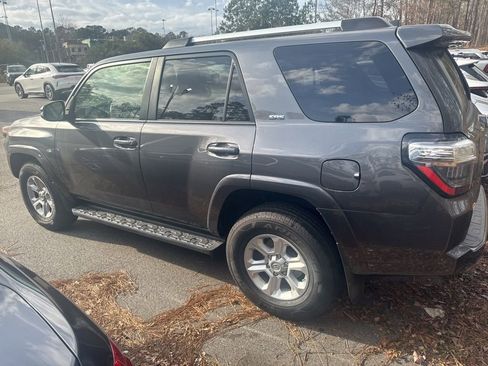 Used 2020 Toyota 4Runner SR5 image 10