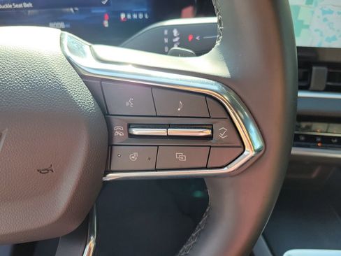 Used 2026 Chevrolet Equinox LT FWD image 19