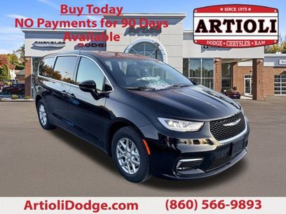 New 2026 Chrysler Pacifica Select