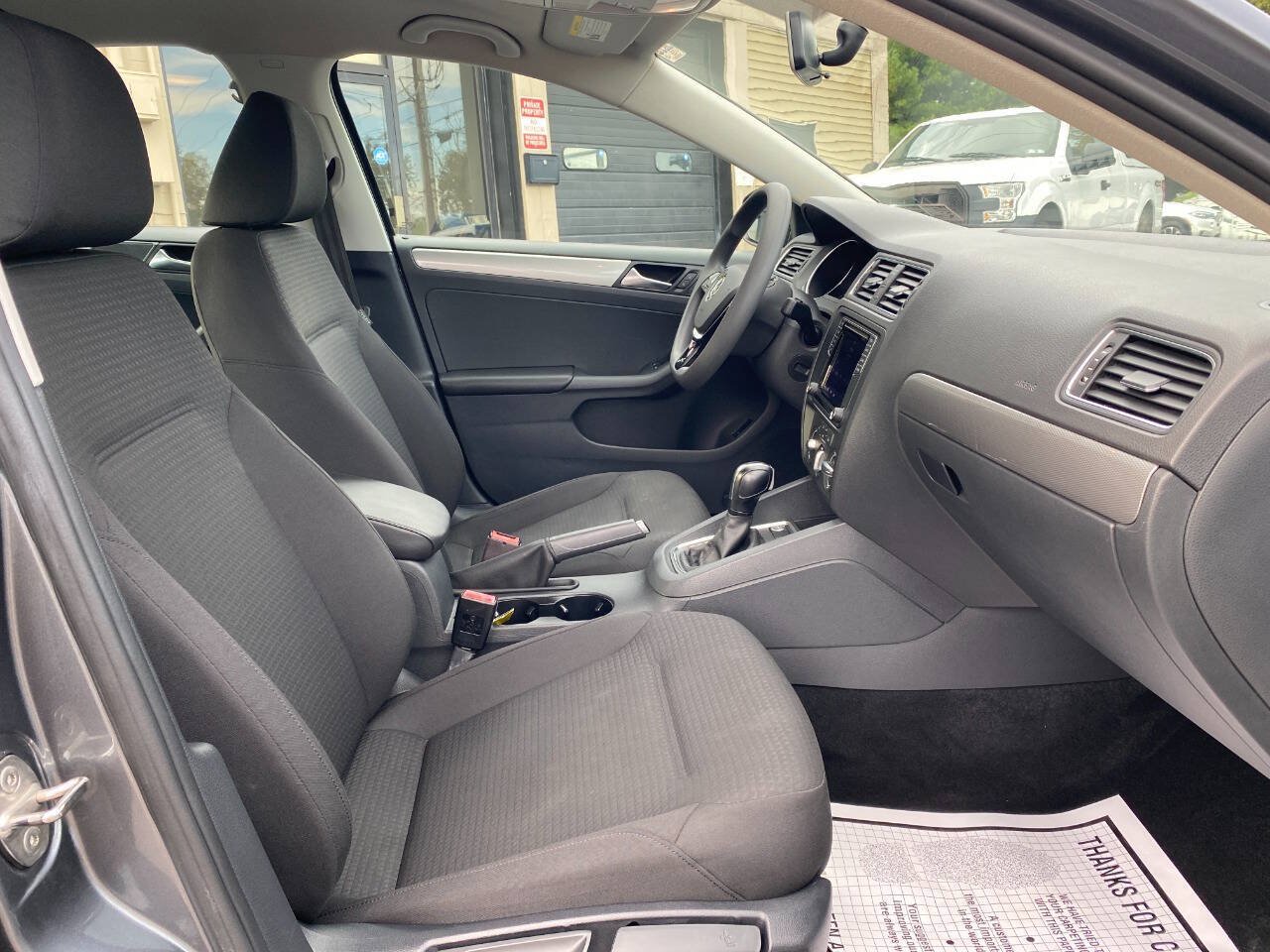 Used 2016 Volkswagen Jetta SE FWD image 27