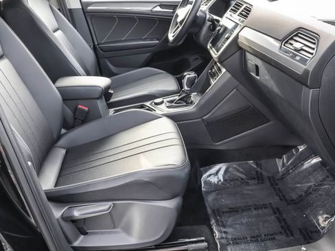 Certified 2024 Volkswagen Tiguan SE image 35