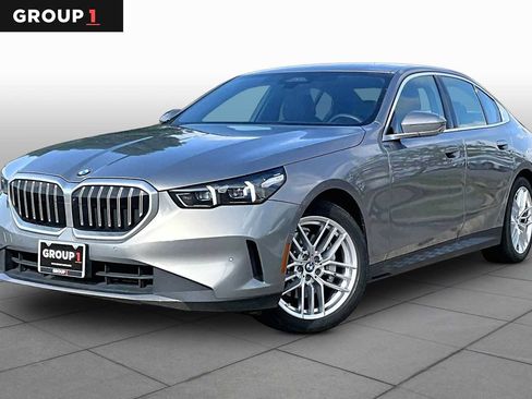 Used 2024 BMW 530i RWD image 1