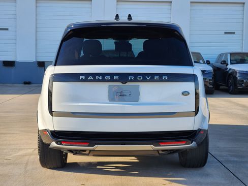 Used 2023 Land Rover Range Rover Long Wheelbase SE image 6