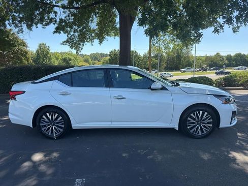 New 2025 Nissan Altima 2.5 SV image 7