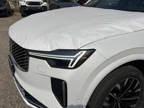 Used 2026 Volvo XC90 T8 Plus w/ Protection Package Premier AWD/4WD image 7