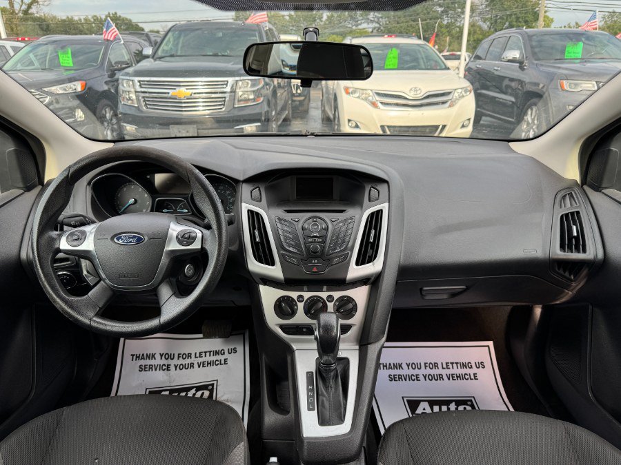 Used 2014 Ford Focus SE FWD image 20