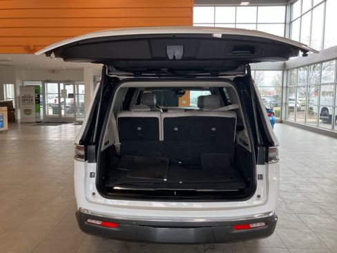 Used 2022 Jeep Grand Wagoneer Series I AWD/4WD image 30